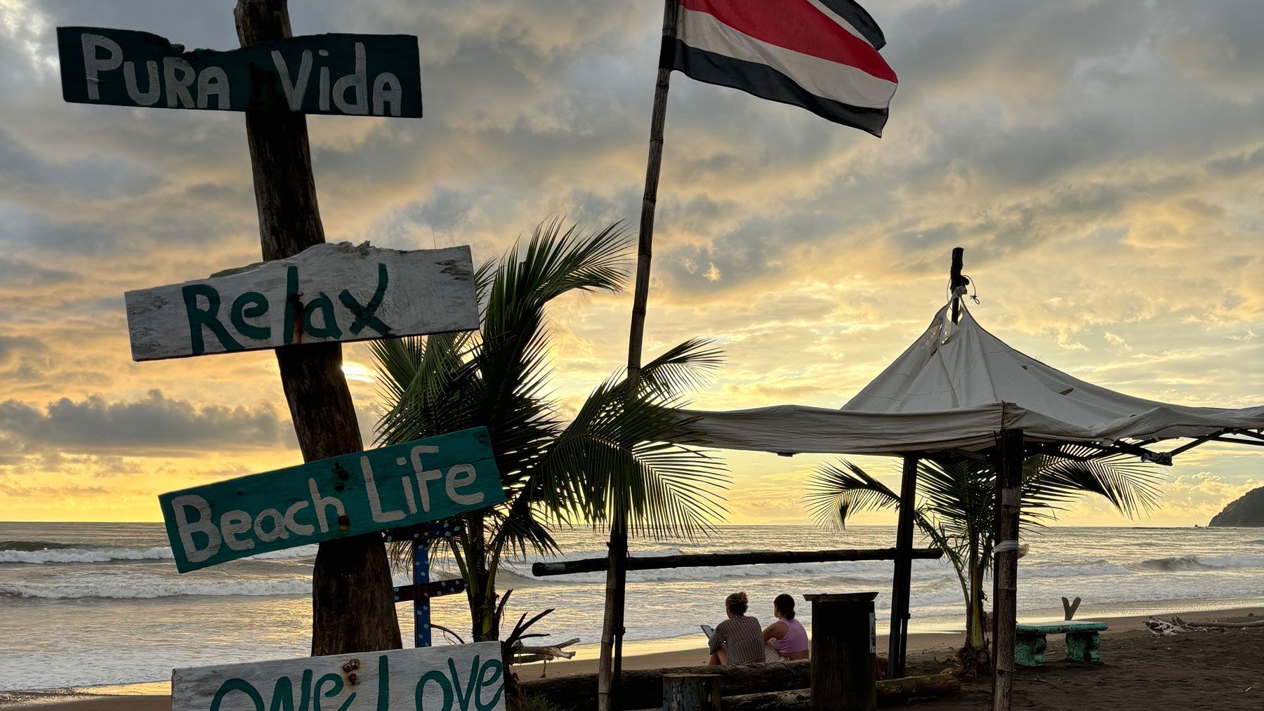 Jaco Beach Sonnenuntergang - Reisejournal Carolin Kotte - DOBAS.jpg
