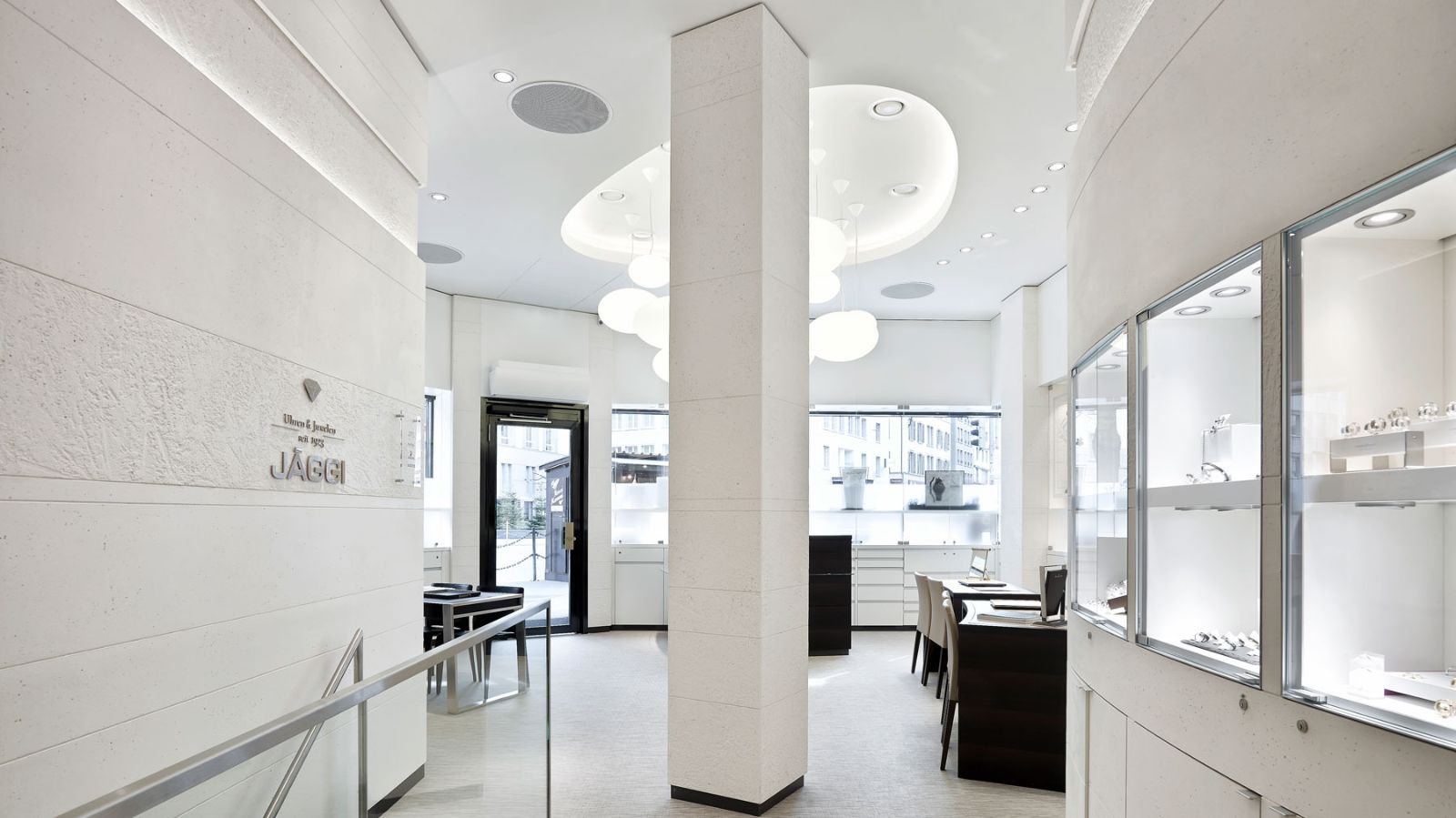 Multibrand Boutique 4 - Jaeggi Uhren + Juwelen - Innenarchitektur Design Umsetzung - DOBAS AG © Kuster + Frey.jpg