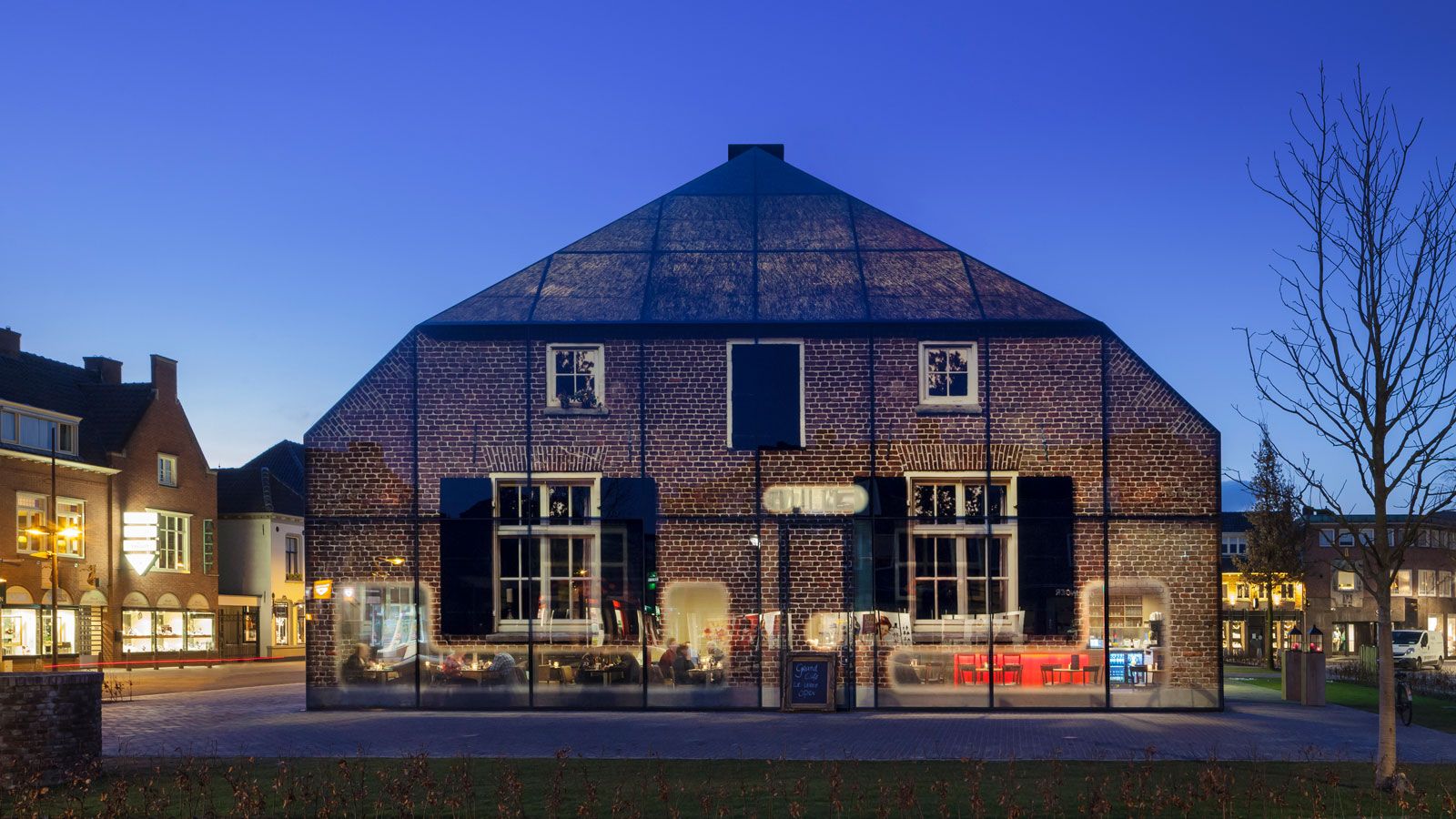 Glass Farm 130205 - MVRDV © Daria Scagliola + Stijn Brakkee.jpg