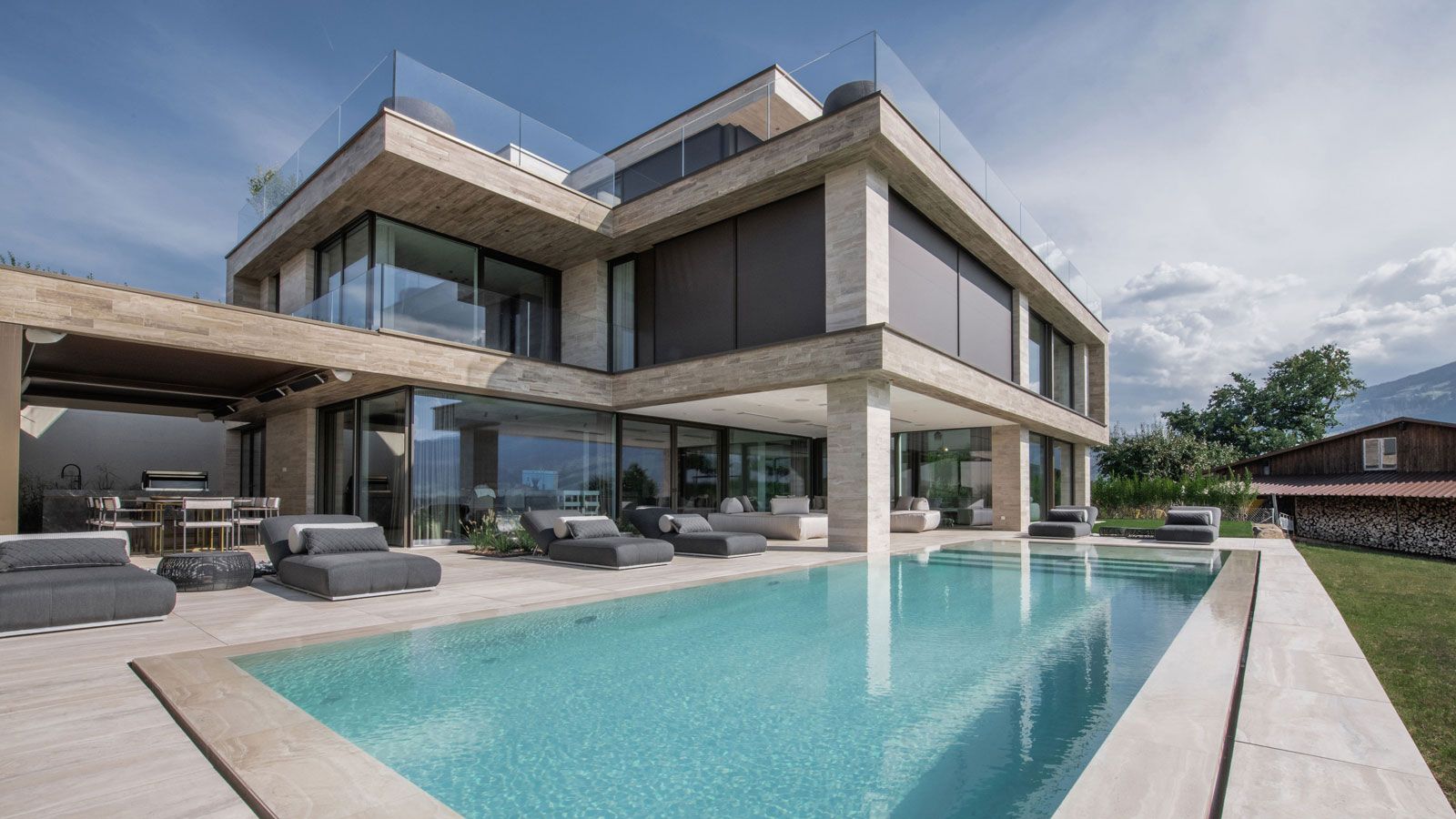 Aussenpool - Wasser Innenarchitektur © Centro Schwimmbadtechnik AG.jpg