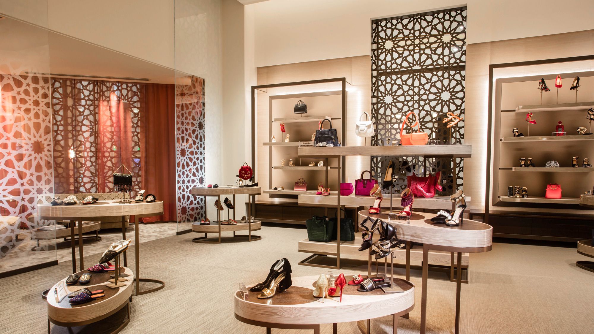 Fifty One East Shoes + Handbags Boutique 7 - Darwish Holding - Innenarchitektur Design Umsetzung - DOBAS AG © Dow Photography.jpg