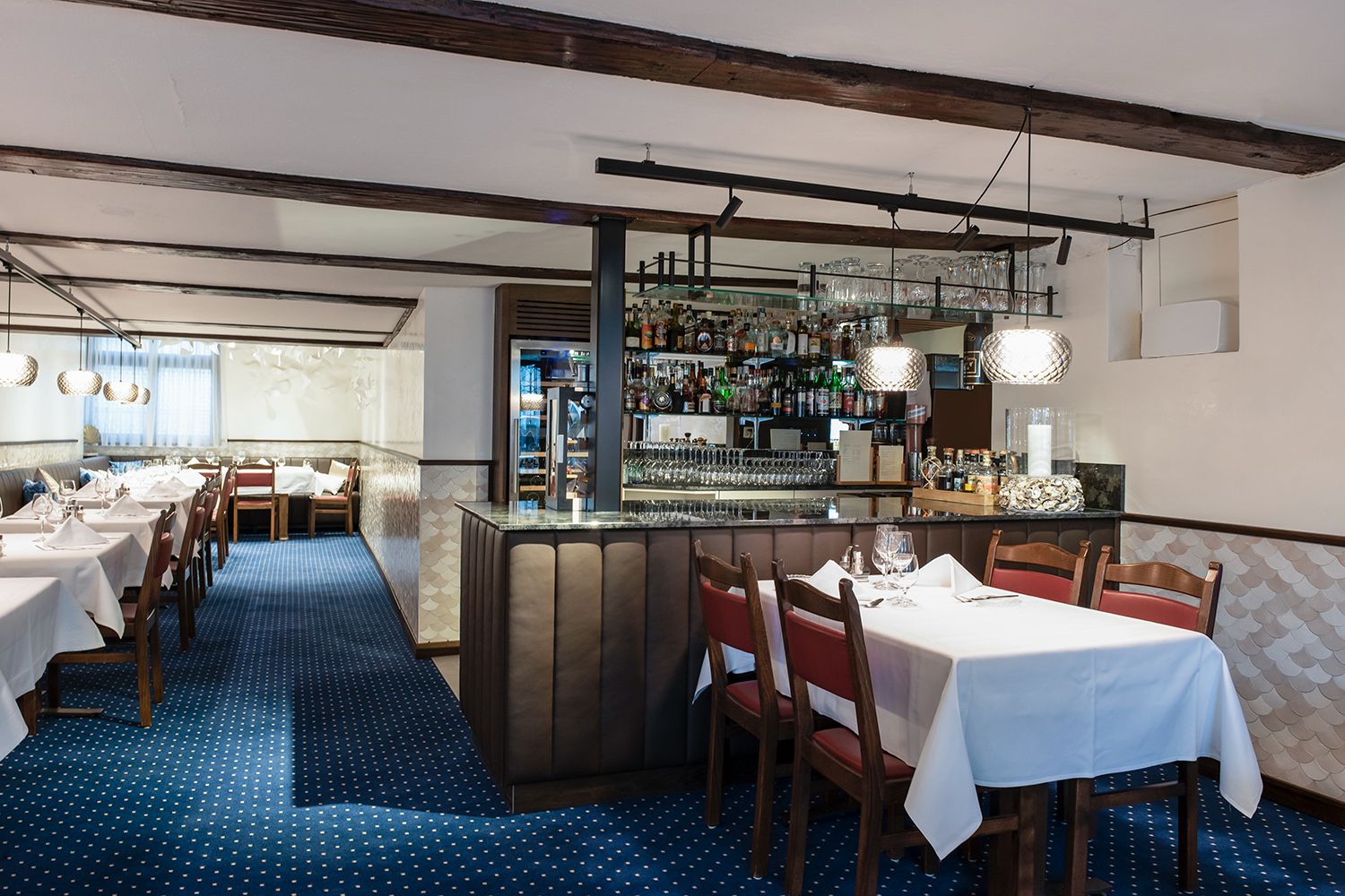 Gastraum Buffet - Hotel Restaurant Roessli - Innenarchitektur Design - DOBAS AG © Delussu Fotografie.jpg