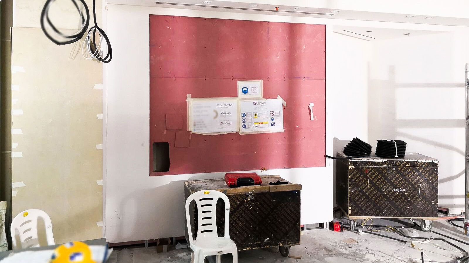 Baustelle Boutique - Mikimoto - Ladenbau - DOBAS AG.jpg