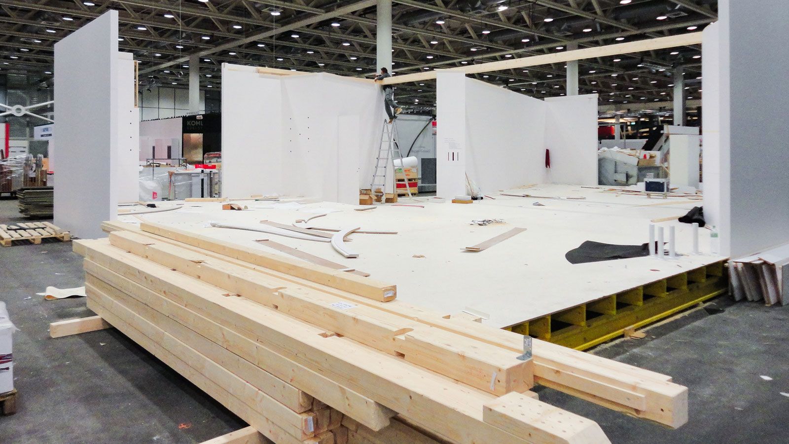 Baustelle Messestand Swissbau 2014 5 - Argolite - Messebau - DOBAS AG.jpg