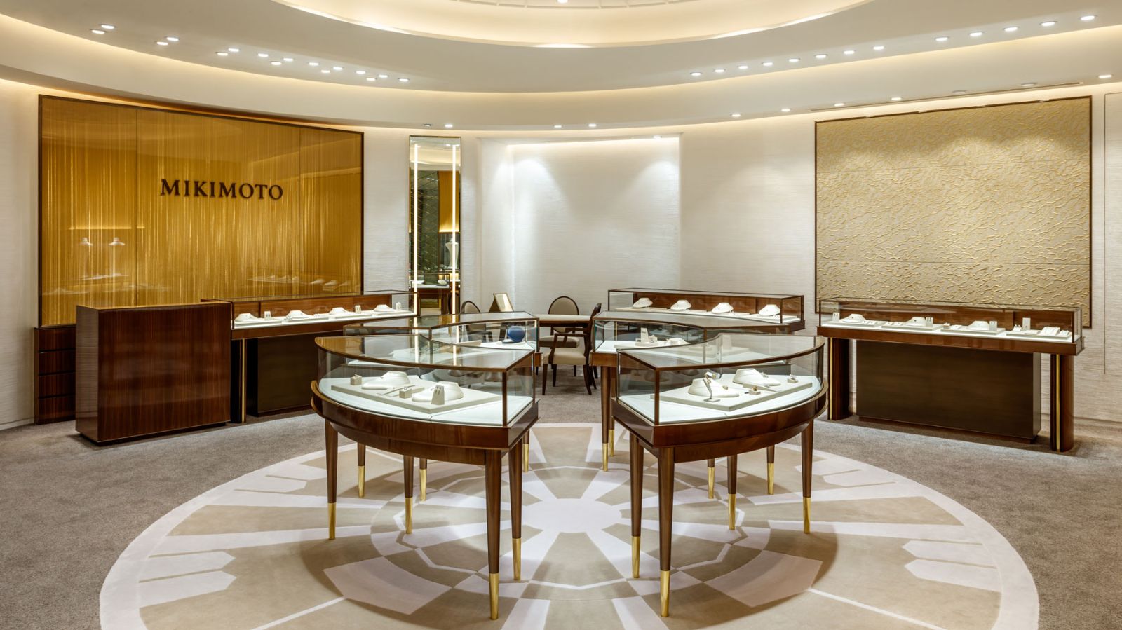 Monobrand Boutique 2 - Mikimoto - Ladenbau - DOBAS AG.jpg