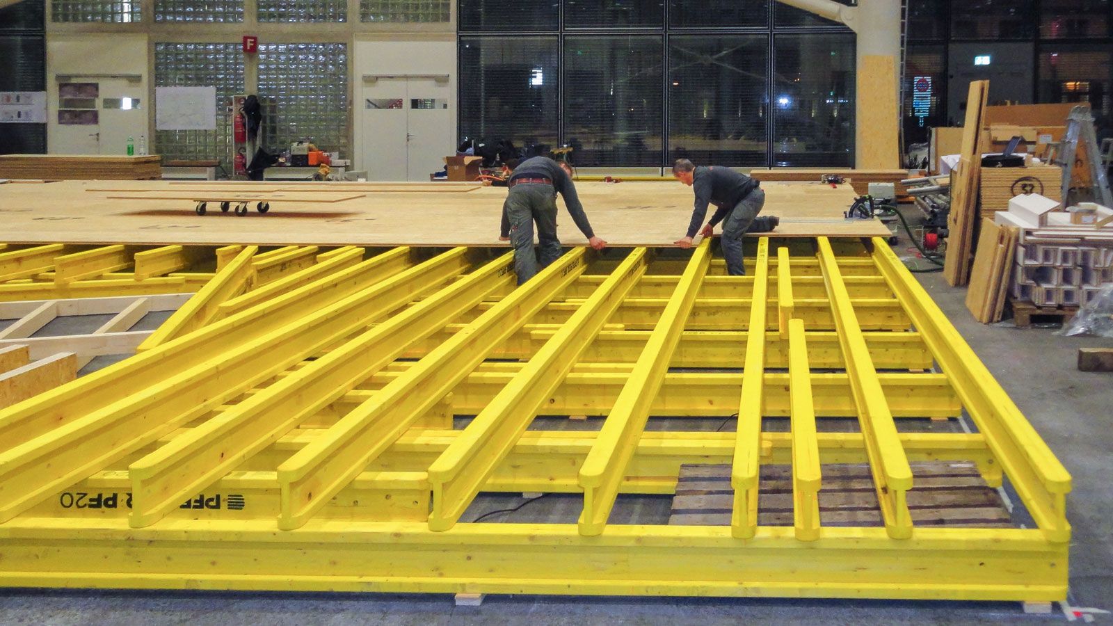 Baustelle Messestand Swissbau 2014 - Argolite - Messebau - DOBAS AG.jpg