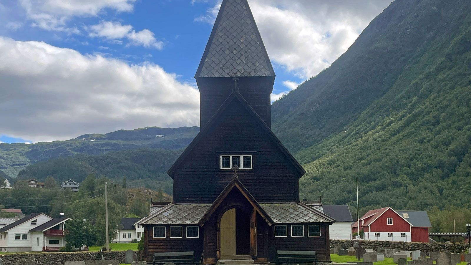 Stabkirche Roldal - Reise Story - Isabelle DAngelo - Innenarchitektin - DOBAS AG.jpg