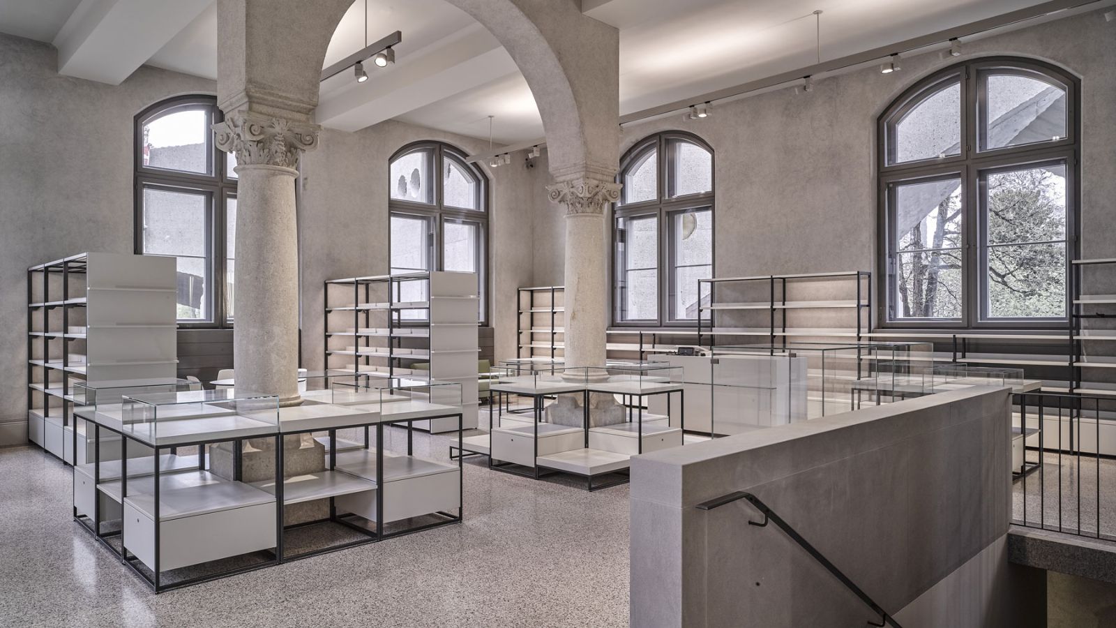 Museumsshop Landesmuseum Zuerich 3 - Schweizerisches Nationalmuseum - Shop Design Umsetzung -  DOBAS AG © Donat Stuppan.jpg