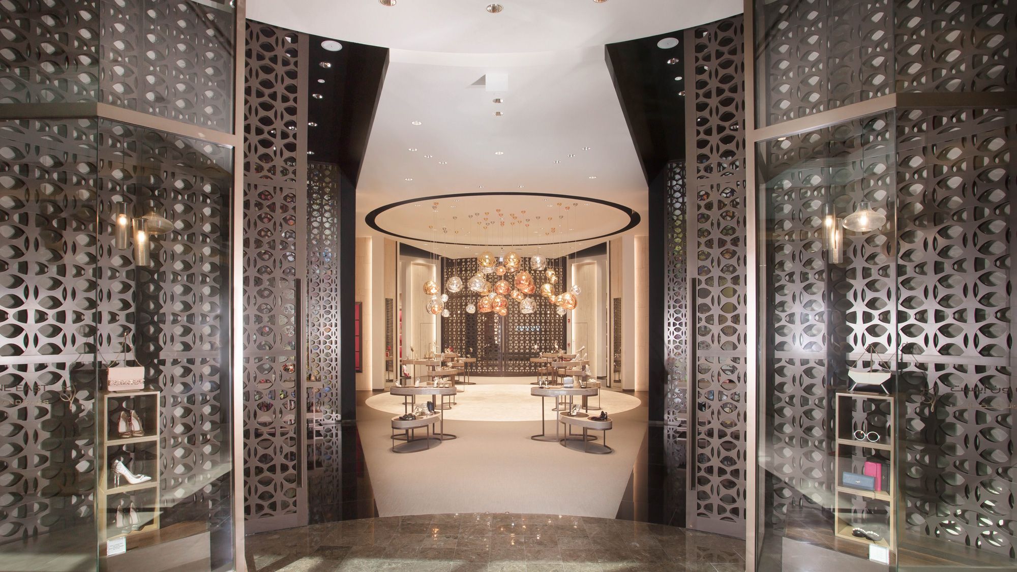 Fifty One East Shoes + Handbags Boutique 1 - Darwish Holding - Innenarchitektur Design Umsetzung - DOBAS AG © Dow Photography.jpg