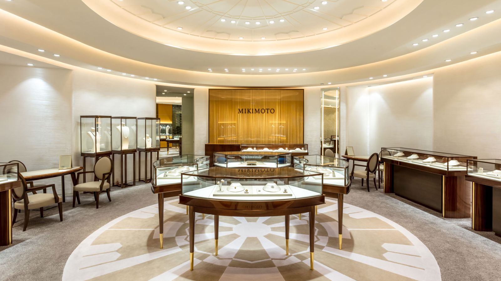 Monobrand Boutique - Mikimoto - Ladenbau - DOBAS AG.jpg