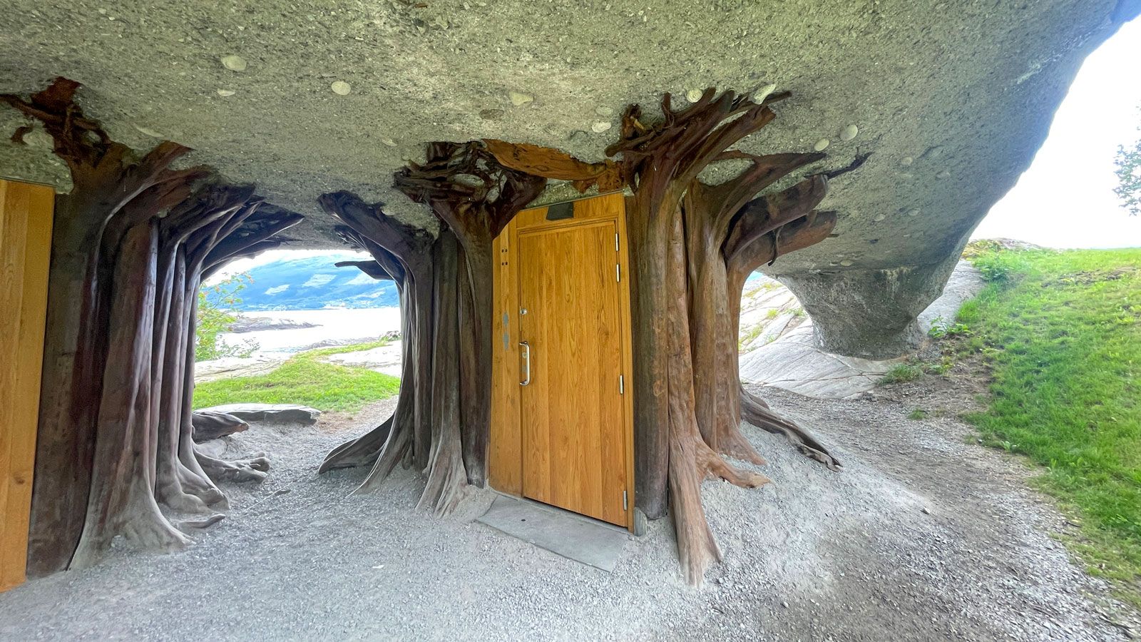 Raststaette WC Norwegen - Reise Story - Isabelle DAngelo - Innenarchitektin - DOBAS AG.jpg
