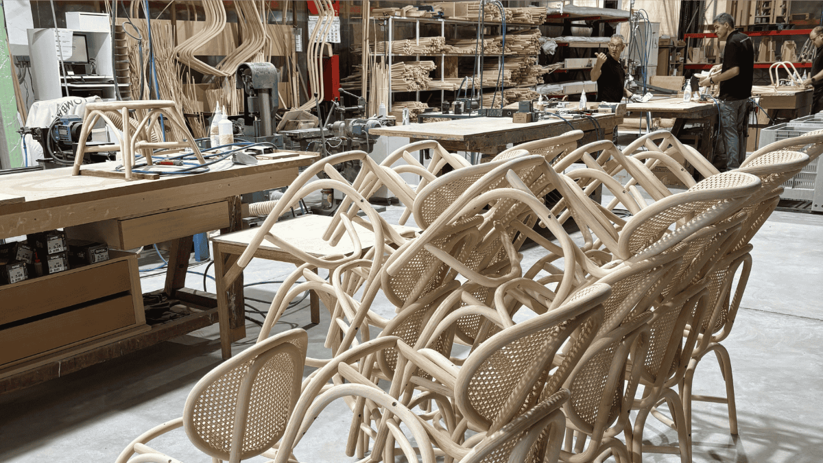 Fabrik 11 - Expormim Valencia – Innenarchitektur Design - DOBAS AG © DOBAS.png