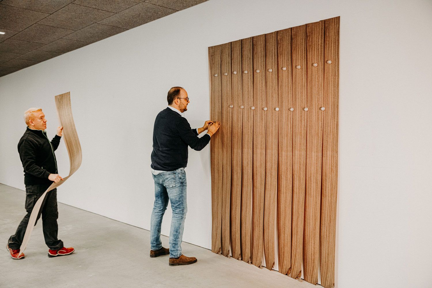 Furnier 6 Tobias Scherg - Roser AG - Innenarchitektur Umsetzung - DOBAS AG © Roser AG.jpg