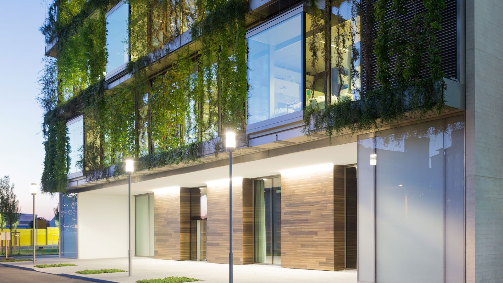 Novartis Campus Basel - Fassade Begruenung © Hydroplant.jpg