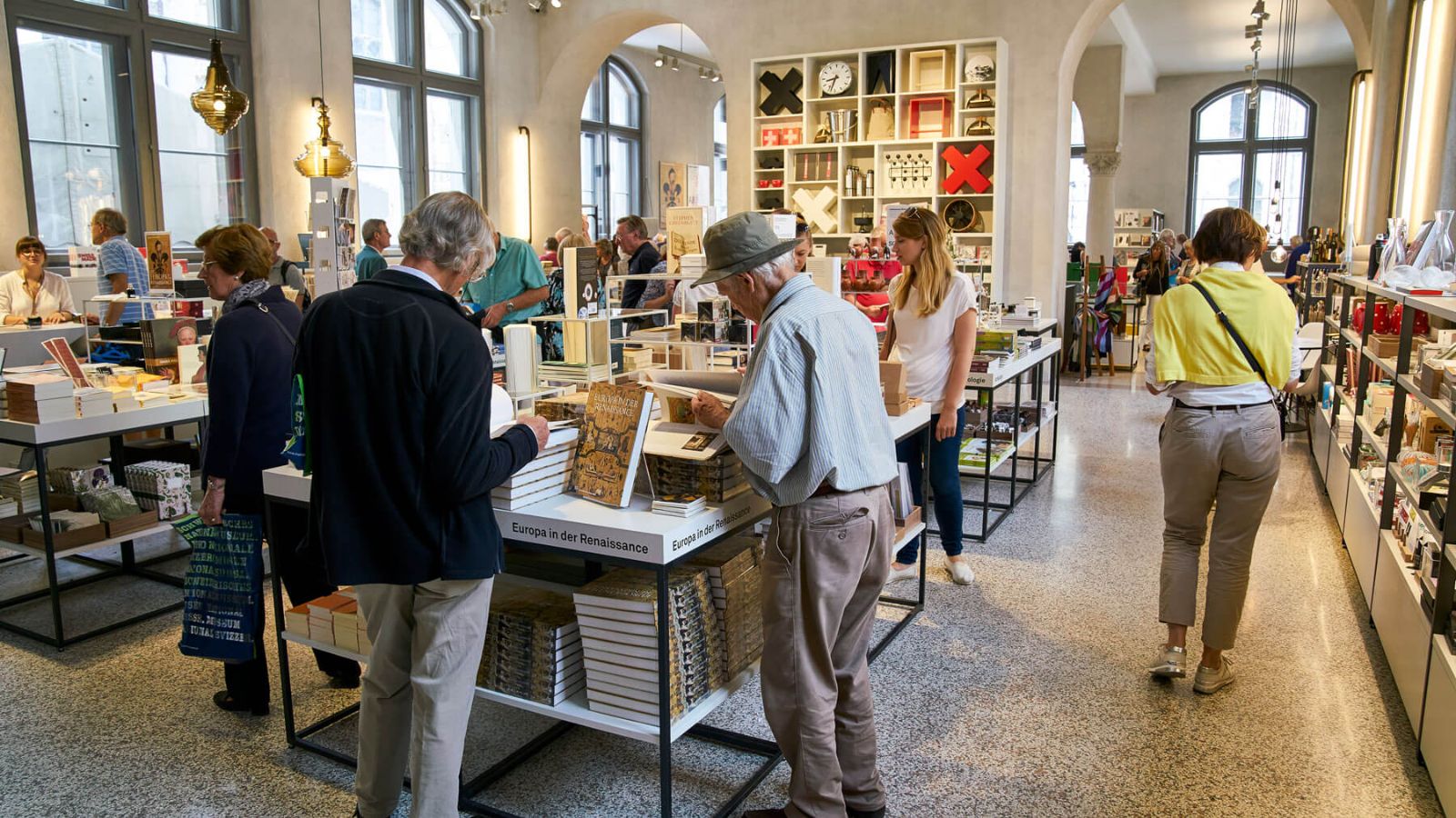 Museumsshop Landesmuseum Zuerich 6 - Schweizerisches Nationalmuseum - Shop Design Umsetzung -  DOBAS AG © Aura.ch.jpg