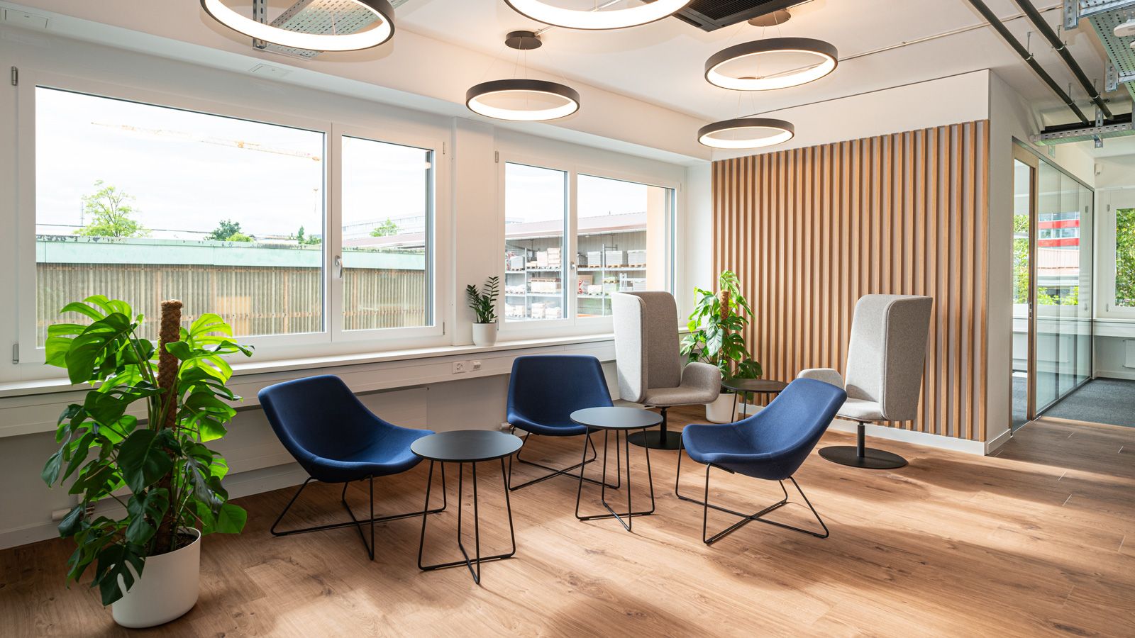 EOC Headoffice Cham 2 - EOC Einkauf AG - Innenarchitektur Design Office - DOBAS AG © Simon Meyer.jpg