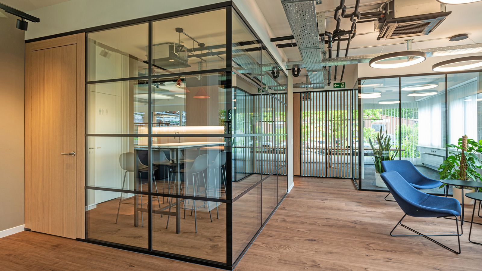EOC Headoffice Cham 3 - EOC Einkauf AG - Innenarchitektur Design Office - DOBAS AG © Simon Meyer.jpg