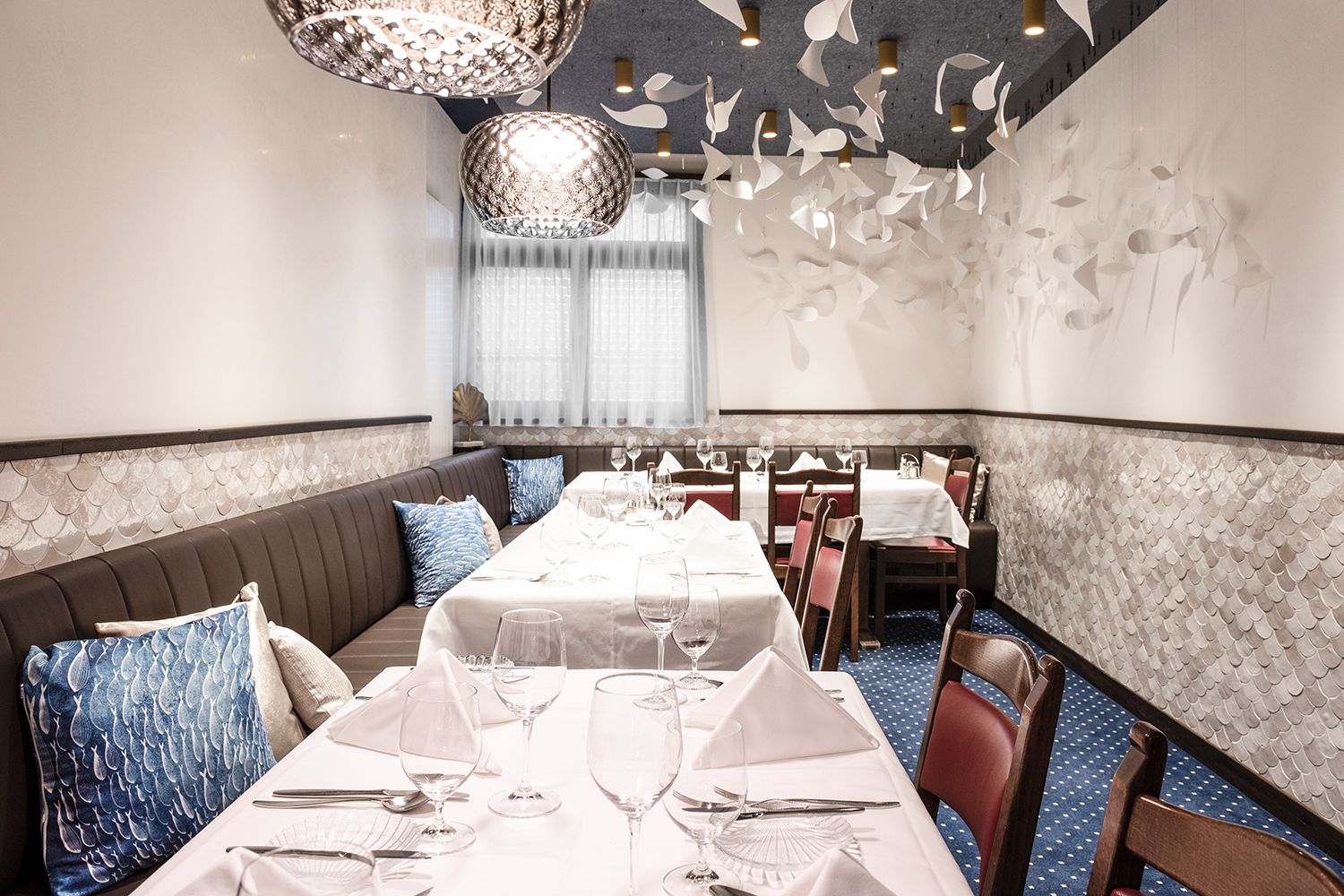 Gastraum 2 - Hotel Restaurant Roessli - Innenarchitektur Design - DOBAS AG © Delussu Fotografie.jpg
