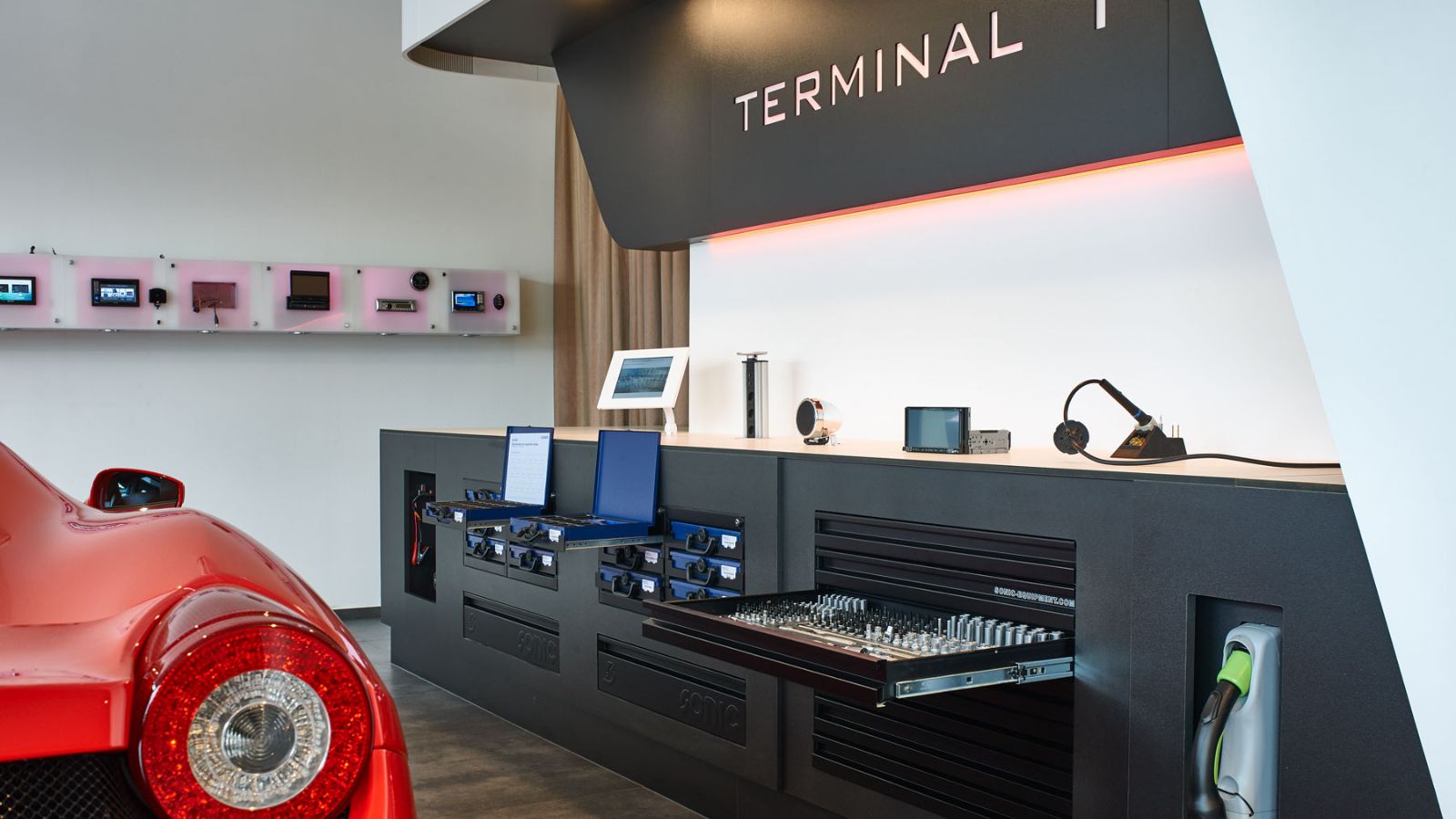 Showroom Werkstatt 1 - Audio Exclusiv AG - Innenarchitektur Design - DOBAS AG © Argolite.jpg