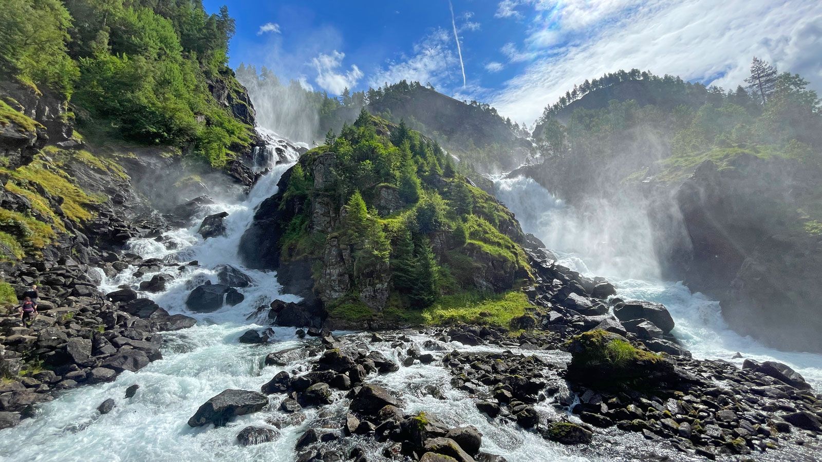 Wasserfaelle Norwegen - Reise Story - Isabelle DAngelo - Innenarchitektin - DOBAS AG.jpg