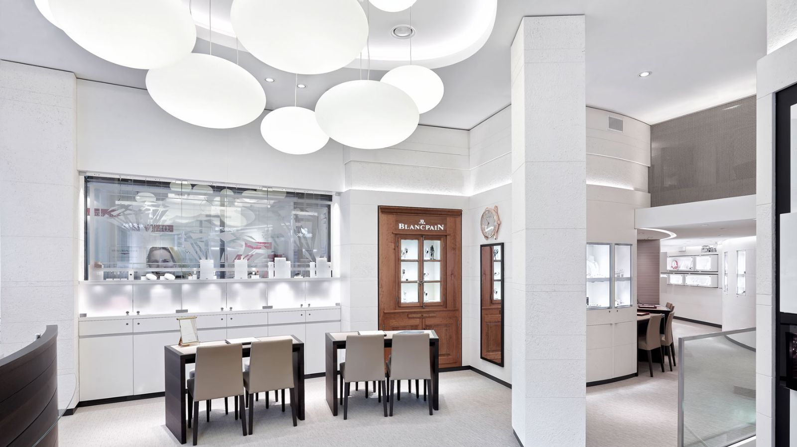 Multibrand Boutique 1 - Jaeggi Uhren + Juwelen - Innenarchitektur Design Umsetzung - DOBAS AG © Kuster + Frey.jpg