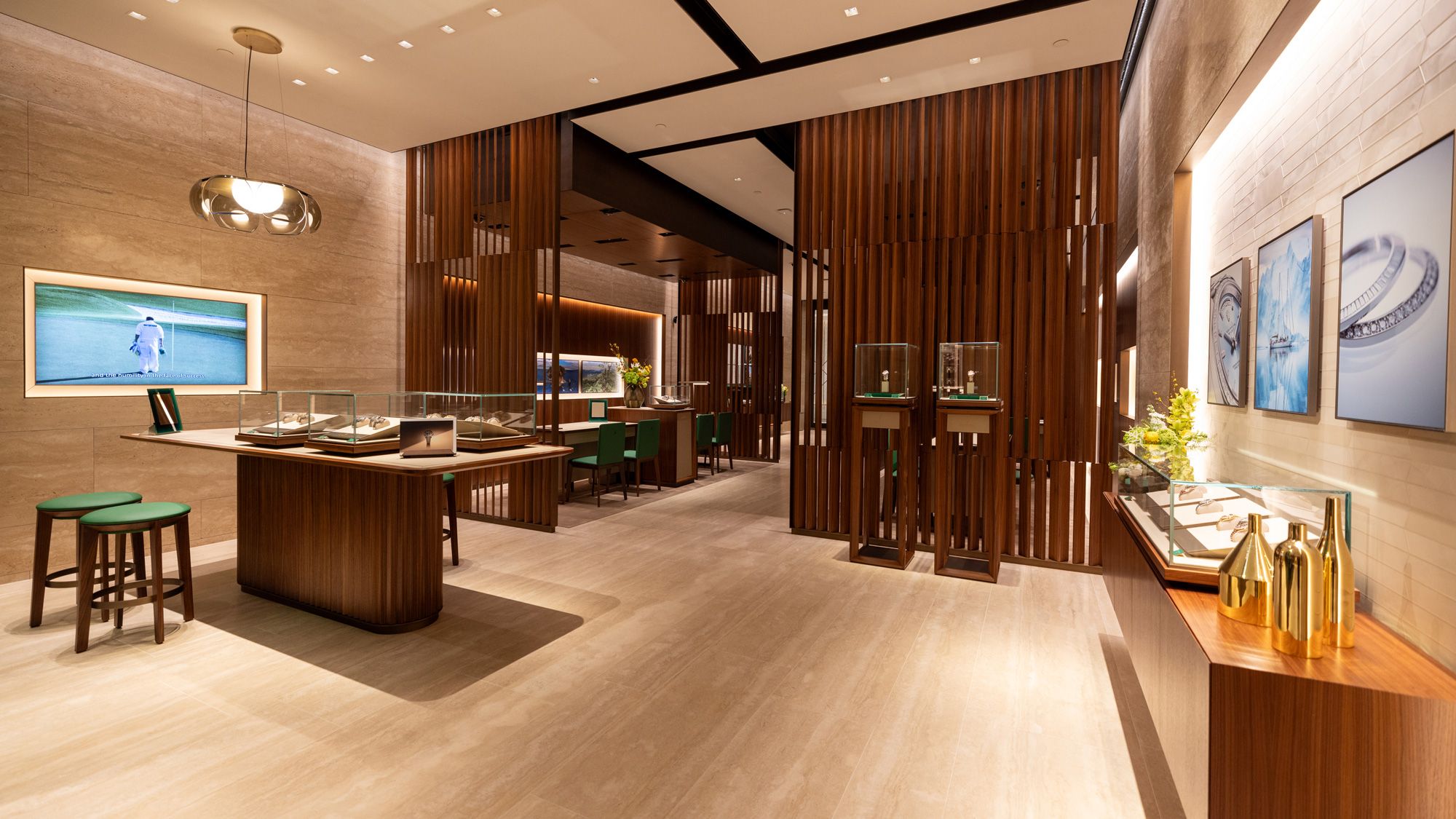 Monobrand Boutique - Saddik + Mohamed Attar El Khayyat Mall - Ladenbau - DOBAS AG.jpg