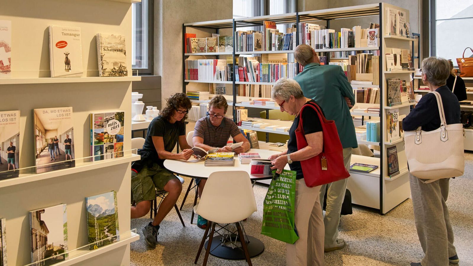 Museumsshop Landesmuseum Zuerich 7 - Schweizerisches Nationalmuseum - Shop Design Umsetzung -  DOBAS AG © Aura.ch.jpg